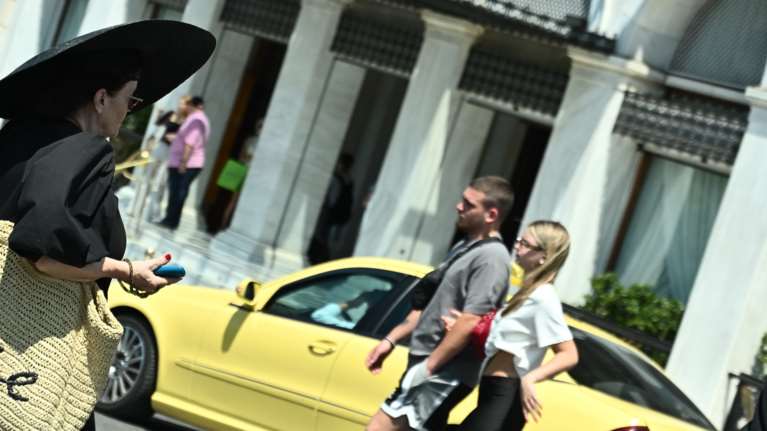 &quot;Δαγκώνουν&quot; τα φετινά εκκαθαριστικά: Έρχεται ιστορικό ρεκόρ βεβαίωσης φόρου - Tι θα γίνει με την παράταση υποβολής των δηλώσεων