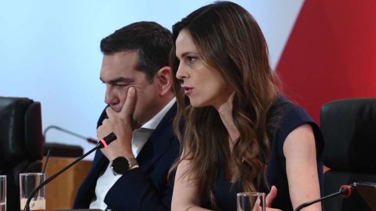 &quot;Προβοκάτσιες τέλος&quot;: Η απάντηση Αχτσιόγλου στα δημοσιεύματα που την θέλουν να ευθύνεται για την παραίτηση Τσίπρα