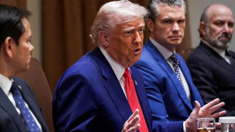 Πουλάει τρέλα ο Τραμπ μετά την εκτόξευση των δασμών στην Κίνα: &quot;Θα ήθελα πολύ να συνάψουμε μια συμφωνία&quot;