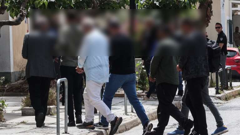 Βαρύ το κατηγορητήριο για το &quot;κύκλωμα&quot; με τους εννέα που έπαιρναν &quot;γρηγορόσημο&quot; στα κτηματολογικά γραφεία