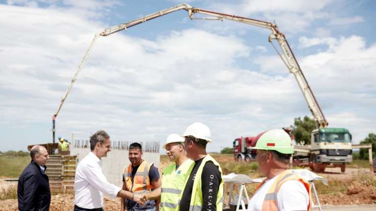 Μητσοτάκης: Σε εργοτάξιο του νέου αυτοκινητόδρομου Πάτρα-Πύργος - "Ασχολήθηκα προσωπικά με τρεις δρόμους" [εικόνες]