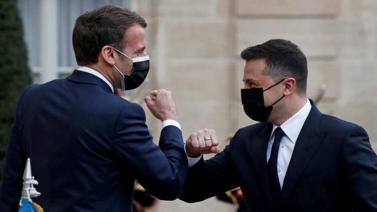 Γαλλία: Ο πρόεδρος Μακρόν ζητά από τις διεθνείς δυνάμεις να χαράξουν "κόκκινες γραμμές" με την Μόσχα