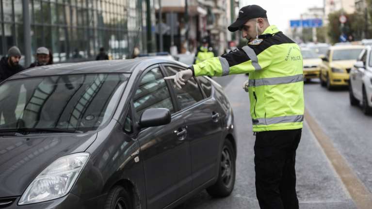 Οδηγός εντοπίστηκε μεθυσμένη δύο φορές σε διάστημα λίγης ώρας - Την καταδίωκαν επί 11 χιλιόμετρα στην Αττική Οδό