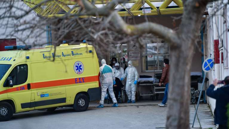 Ηράκλειο: Κλείνουν οι υπηρεσίες που επισκέφθηκε ο 45χρονος που διαγνώσθηκε με κορονοϊό