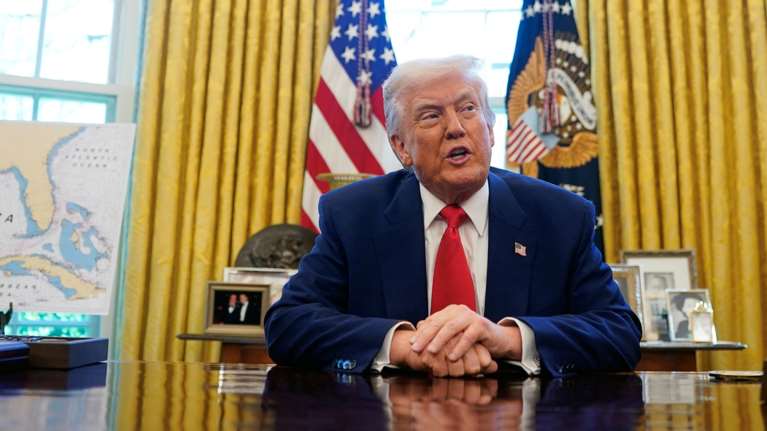 Ντόναλντ Τραμπ στο Atlantic: Κυβερνώ τις ΗΠΑ και τον πλανήτη και το διασκεδάζω πολύ- Τι είπε για τρίτη θητεία στον Λευκό Οίκο