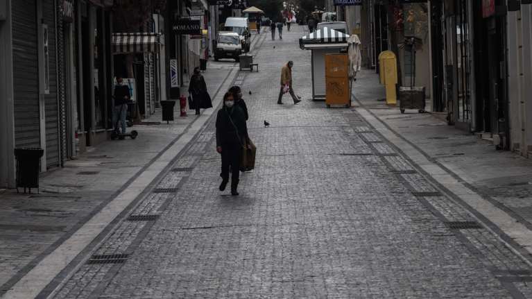Η Αττική σε σκληρό lockdown: Τι ισχύει πλέον για σχολεία, λιανεμπόριο, μετακινήσεις, τηλεργασία και SMS