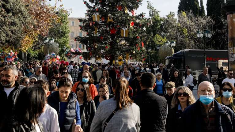 Καμπανάκι Μαγιορκίνη για ιώσεις: Η οδηγία για μάσκες και εμβολιασμούς - Ουρές σε νοσοκομεία και παιδιατρικές κλινικές
