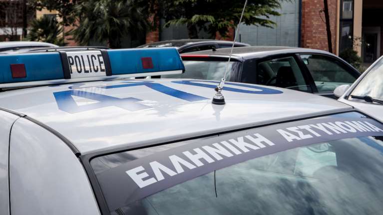 Έρευνα για τον ειδικό φρουρό που εκβίασε επιχειρηματία - &quot;Ή 40.000 ευρώ ή σου αφήνω ναρκωτικά στο σπίτι&quot;