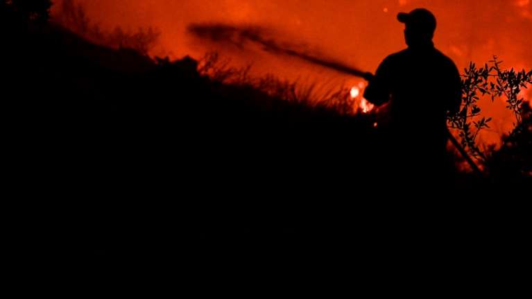 Φωτιά στο Πανόραμα της Βούλας: Καλύτερη η εικόνα της πυρκαγιάς - Ενισχύσεις από την υπόλοιπη Ελλάδα