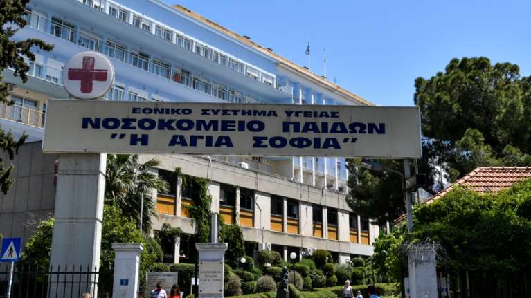 Σοκάρει ο θάνατος 16χρονης από κορονοϊό - Την μετέφερε στο Παίδων η μητέρα της χωρίς τις αισθήσεις της