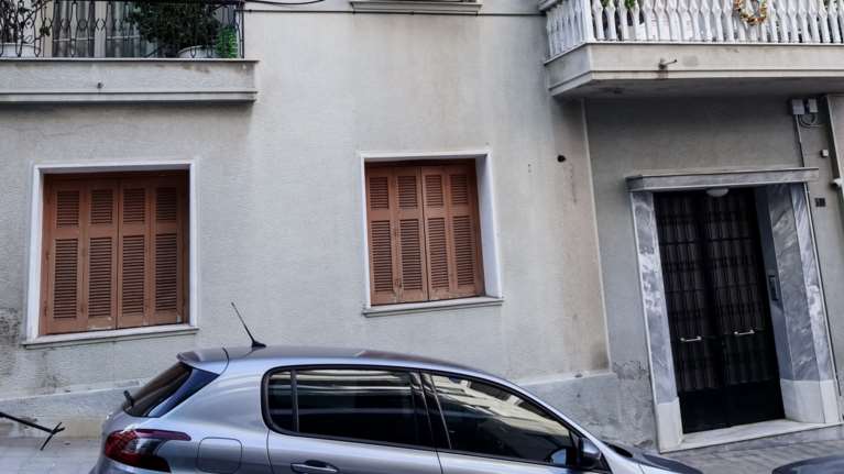 Γυναικοκτονία στον Πειραιά: Τη ζήλευε παθολογικά, τσακώθηκαν και την πυροβόλησε δύο φορές στο κεφάλι