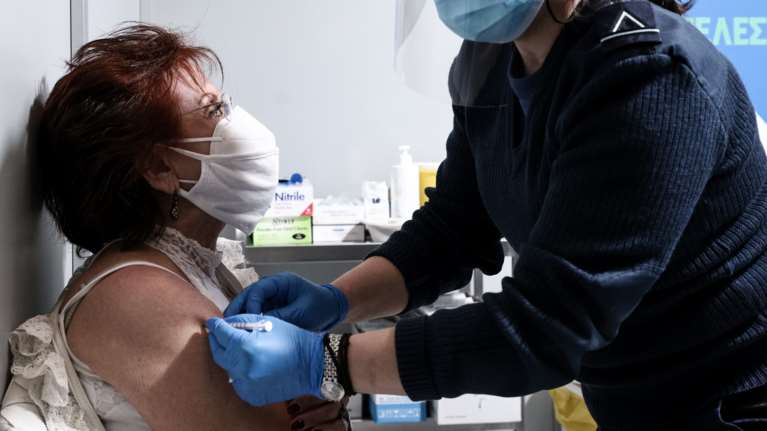 Κορονοϊός: Τον Μάρτιο ο εμβολιασμός των ασθενών υψηλού κινδύνου ηλικίας 18-59 ετών - Ποιες παθήσεις προηγούνται