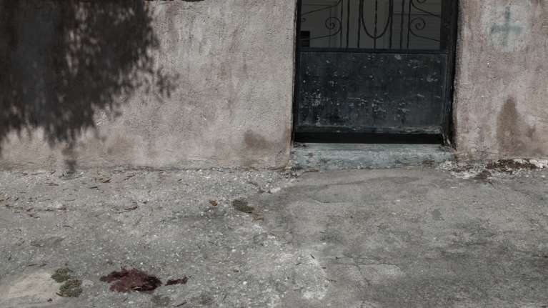 Έγκλημα στην Αγία Βαρβάρα: Νεκρή 64χρονη - Την πυροβόλησαν έξω από το σπίτι της - Πού στρέφονται οι έρευνες
