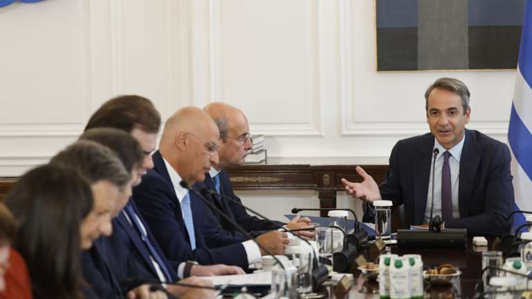 Ανασχηματισμός προ των πυλών: Αμετακίνητος ο Γεραπετρίτης, αλλαγές σε Οικονομικών, Μεταφορών, αντικαθίσταται και ο Κικίλιας