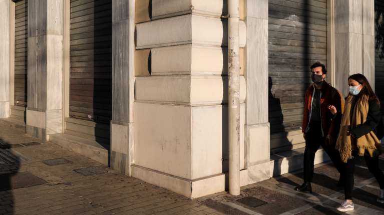 Κορονοϊός: 2.215 τελικά τα νέα κρούσματα - 32 θάνατοι και 451 διασωληνωμένοι