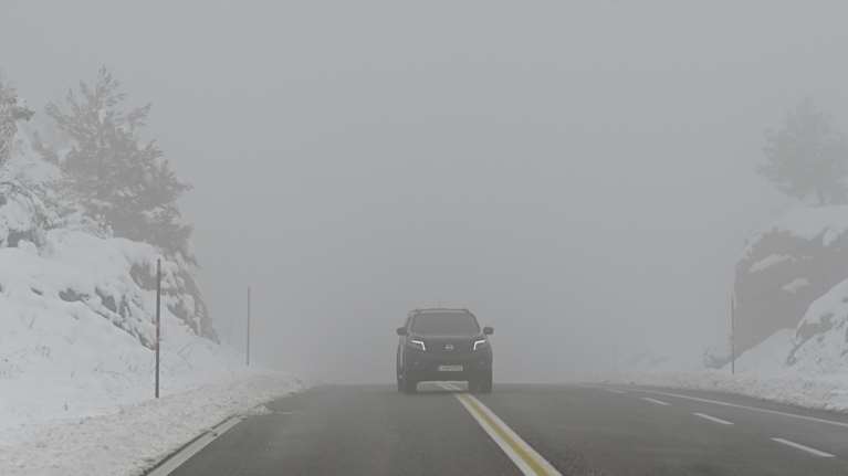 Σε πλήρη εξέλιξη η κακοκαιρία Avgi με πολικές θερμοκρασίες: Πού θα χτυπήσει τις επόμενες ώρες, χιόνια και στην Αττική