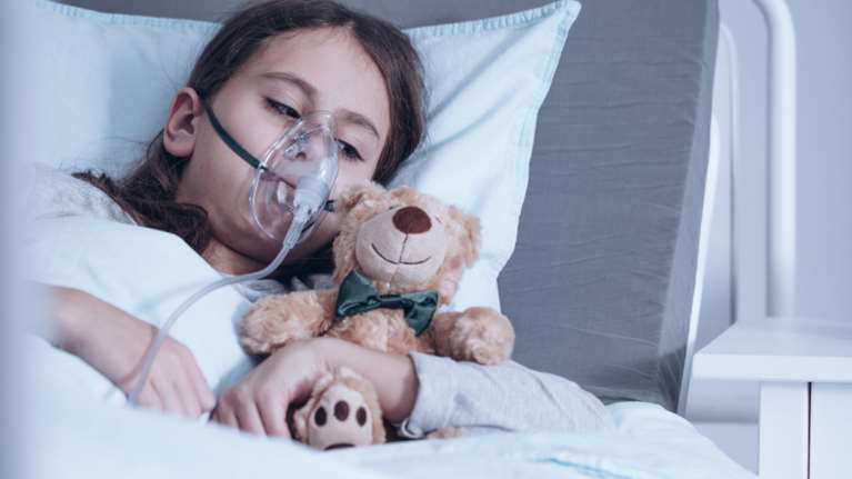 Λύνεται το μυστήριο για την οξεία ηπατίτιδα στα παιδιά: Συνδυασμό κορονοϊού και αδενοϊού υποψιάζονται οι ειδικοί