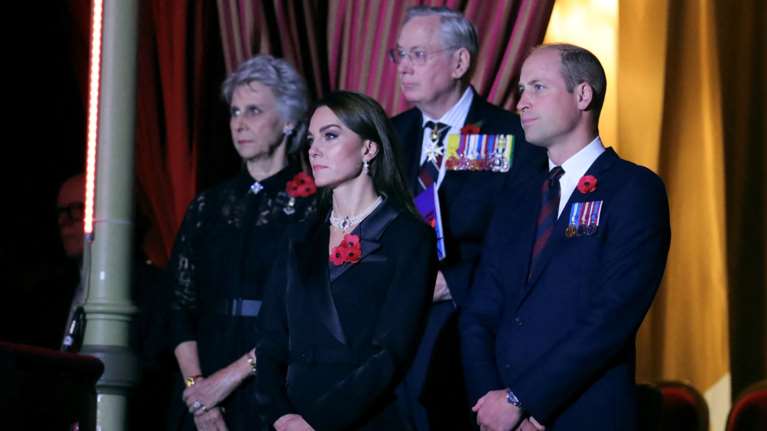 Pre - Christmas &quot;κρυφό&quot; πάρτι στο Γουίνσδορ: Η Κέιτ, ο Γούλιαμ και οι ηχηρές απουσίες