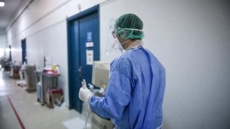 Απίστευτος ο Σουηδός: Διαγνώστηκε θετικός στον κορονοϊό στην Αθήνα...και έφυγε για Κρήτη