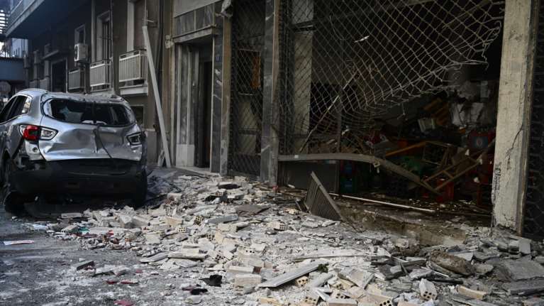 Greek Mafia: Τέσσερις συλλήψεις για τις εκρήξεις σε κάβα ποτών στην Καλλιθέα και σε βενζινάδικο στον Πειραιά