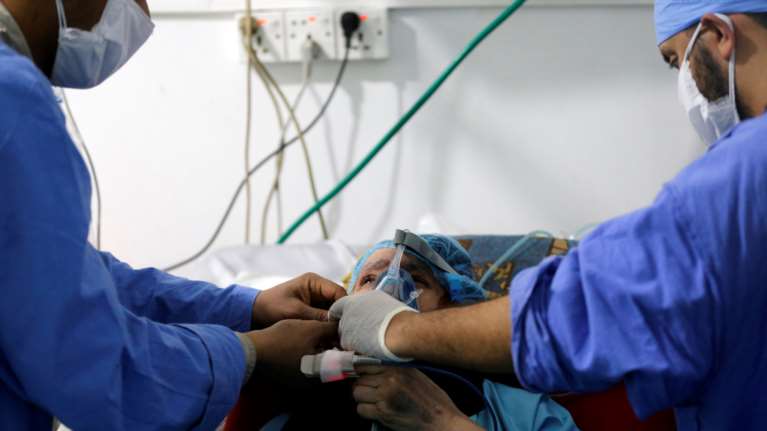 Κορονοϊός: Ξεπέρασαν τους 450.386 οι νεκροί σε όλο τον κόσμο