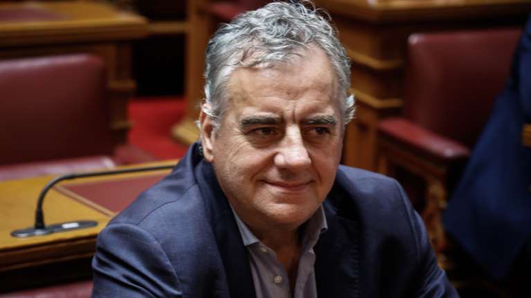 Γραμματέας ΚΟ ΠΑΣΟΚ: Γραφικοί όσοι ζητούν εκλογές - Δεν θα περάσει η πρόταση μομφής, μπετόν αρμέ η πλειοψηφία [βίντεο]