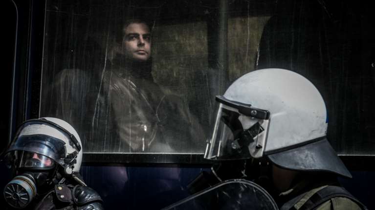 Επτά συλλήψεις και 29 προσαγωγές στην πορεία για τον Κουφοντίνα - Ελεύθερος αφέθηκε ο γιος του, Έκτορας