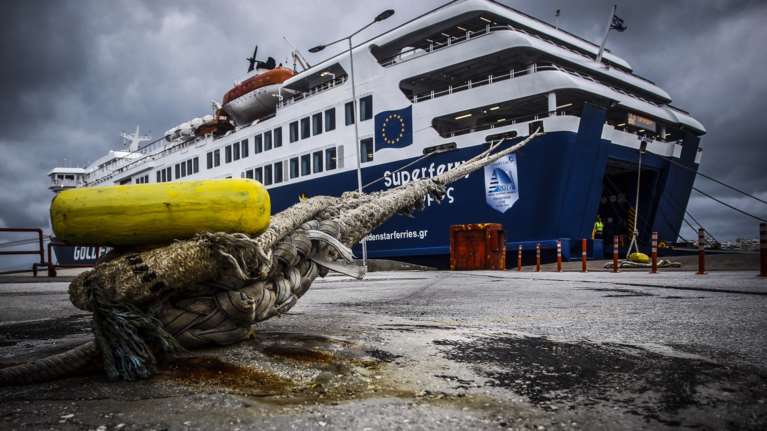 Κακοκαιρία Bettina: Τα μποφόρ έδεσαν στα λιμάνια τα πλοία - Ακυρώνονται δρομολόγια