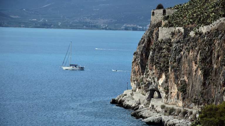 Καιρός: Ανεμοι έως 7 μποφόρ, στους 32 βαθμούς ο υδράργυρος - Πού θα βρέξει