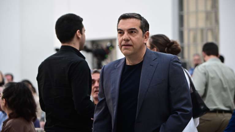 Αλέξης Τσίπρας στη Le Monde: &quot;Ήρθε η ώρα να αποκαλύψω την αλήθεια&quot; - Τι λέει 7 χρόνια μετά την έξοδο από τα μνημόνια