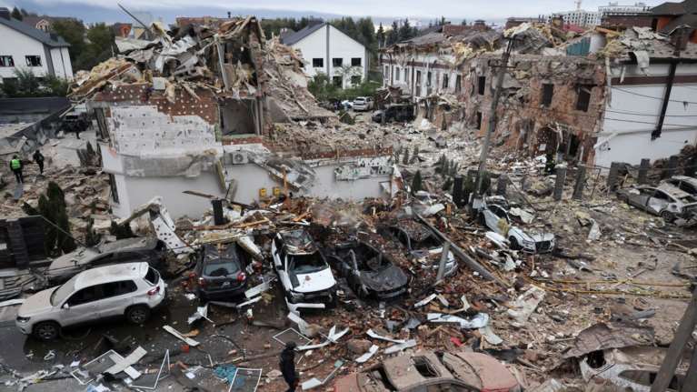 Ρωσικό σφυροκόπημα σε Κίεβο και Ζαπορίζια με 4 νεκρούς - Από τις μεγαλύτερες επιθέσεις από την αρχή του πολέμου [εικόνες - βίντεο]