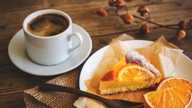 Πετρετζίκης: Συνταγή για το πιο τέλειο κέικ πορτοκάλι - Ιδανικό συνοδευτικό για τον καφέ