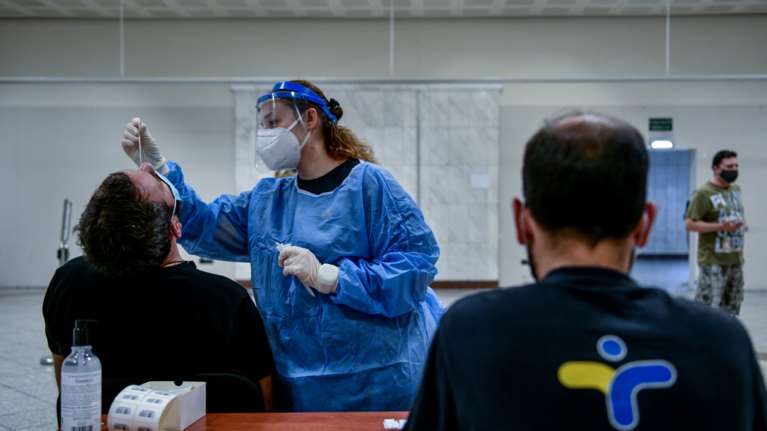 Πώς εκδίδεται πιστοποιητικό νόσησης: Τι ισχύει για τις αναρρωτικές με θετικό rapid test - Αυτή είναι η ΚΥΑ