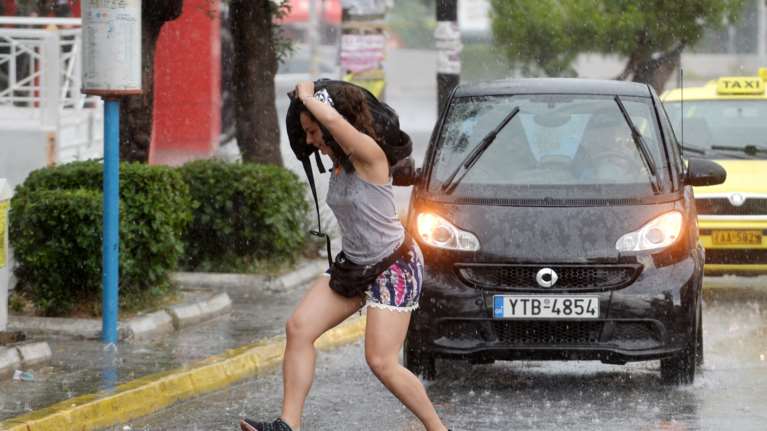 Ερχεται ραγδαία μεταβολή του καιρού: Καταιγίδες και κατακόρυφη πτώση της θερμοκρασίας [χάρτες]