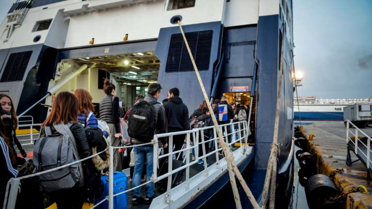 Να μην έρθουν εκδρομείς του Πάσχα στα νησιά ζητούν ο περιφερειάρχης Νοτίου Αιγαίου και ο δήμαρχος Ρόδου