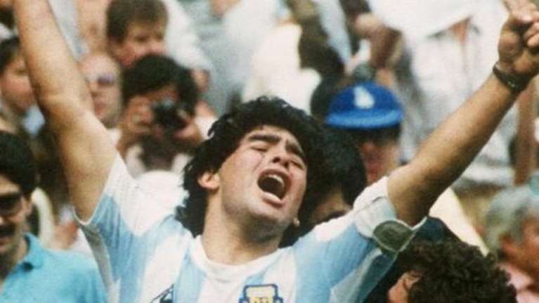 Ντιέγκο Μαραντόνα: Όταν έκανε όλο τον κόσμο να παραμιλά με το &quot;χέρι του Θεού&quot; στον αγώνα με την Αγγλία  [Βίντεο]