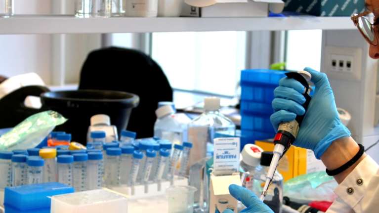 Wall Street Journal: Εκθεση &quot;φωτιά&quot; αναφέρει ότι ο κορονοϊός ενδέχεται να διέρρευσε από εργαστήριο