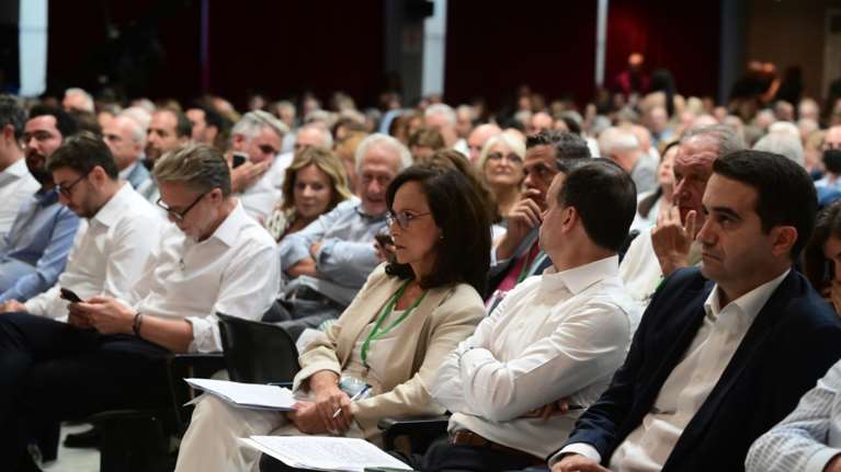 Ένα βήμα πίσω το ΠΑΣΟΚ για τις συνεργασίες: &quot;Δεν είναι τώρα η ώρα, στην Κεντροαριστερά χωράνε μόνο σοβαροί&quot;