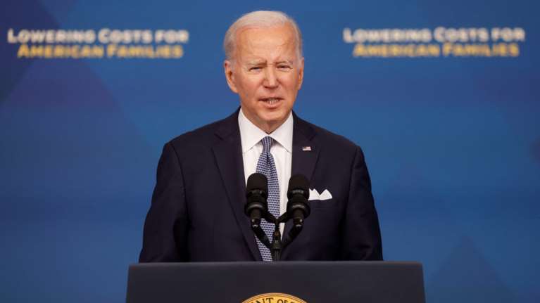 "Αρκετά!": Αγανάκτησε ο Μπάιντεν μετά τη φονική επίθεση ενόπλου σε πανεπιστημιούπολη