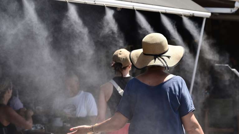 Καιρός: Καύσωνας διαρκείας με 43άρια - Καυτός αέρας από την Αφρική θα μας "ψήνει" μέχρι αργά τη νύχτα από Δευτέρα