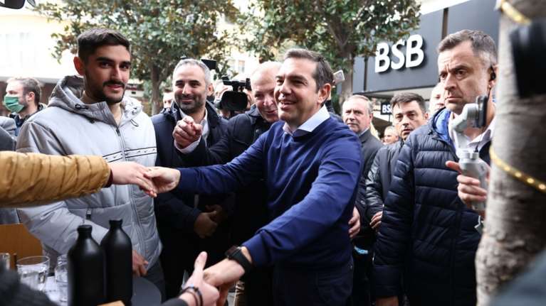 Τσίπρας: Η χώρα βυθίζεται στο ζόφο των αρρώστων αποκαλύψεων για τις παρακολουθήσεις - Ενοχος ο Μητσοτάκης