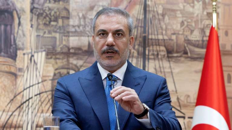 Στα Σκόπια ο Χακάν Φιντάν: Αποκάλεσε τη χώρα σκέτη &quot;Μακεδονία&quot; - Έντονη αντίδραση ΣΥΡΙΖΑ