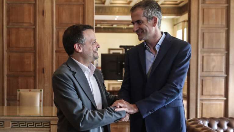 Δήμος Αθηναίων: Σφοδρή κόντρα Δούκα - Μπακογιάννη για το θέατρο "Εμπρός" - "Ευλογεί την κατάληψη" - "Κροκοδείλια δάκρυα"