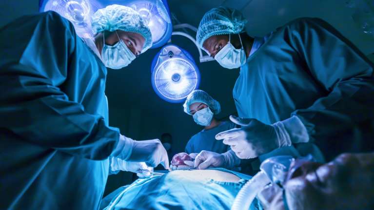 Θεσσαλονίκη: Βρέφος οκτώ μηνών που έφυγε από καρδιακή ανακοπή χάρισε φως σε 48χρονη - Επιτυχής η μεταμόσχευση κερατοειδούς