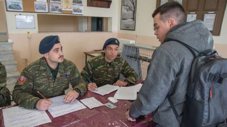 Κορονοϊός: Υποχρεωτικά τεστ στους στρατεύσιμους που παρουσιάζονται τον Σεπτέμβριο