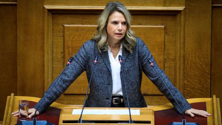 Ερώτηση Μιλένας Αποστολάκη σε Θεοδωρικάκο για τις υπέρογκες αυξήσεις στα ασφάλιστρα υγείας