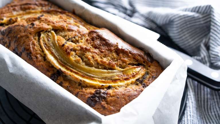 Συνταγή για το πιο νόστιμο banana bread χωρίς μίξερ - Εύκολο, υγιεινό και ζουμερό