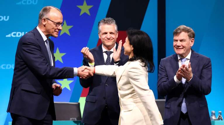 Γερμανικά ΜΜΕ: Υπουργοί κομμένοι και ραμμένοι στα μέτρα του Μερτς