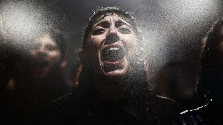 &quot;Έντεκα και εικοσιένα&quot;: Εκθεση φωτογραφίας για την τραγωδία των Τεμπών - Σε κλίμα βαθιάς συγκίνησης τα εγκαίνια [εικόνες]