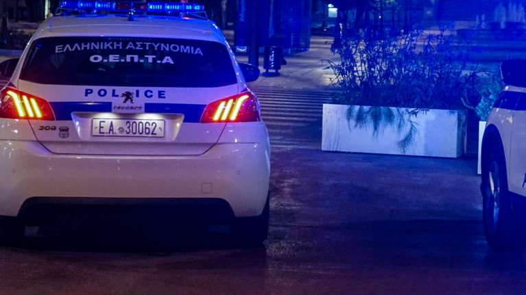 Επίθεση με μολότοφ στο Αστυνομικό Τμήμα Ακροπόλεως - Επτά προσαγωγές